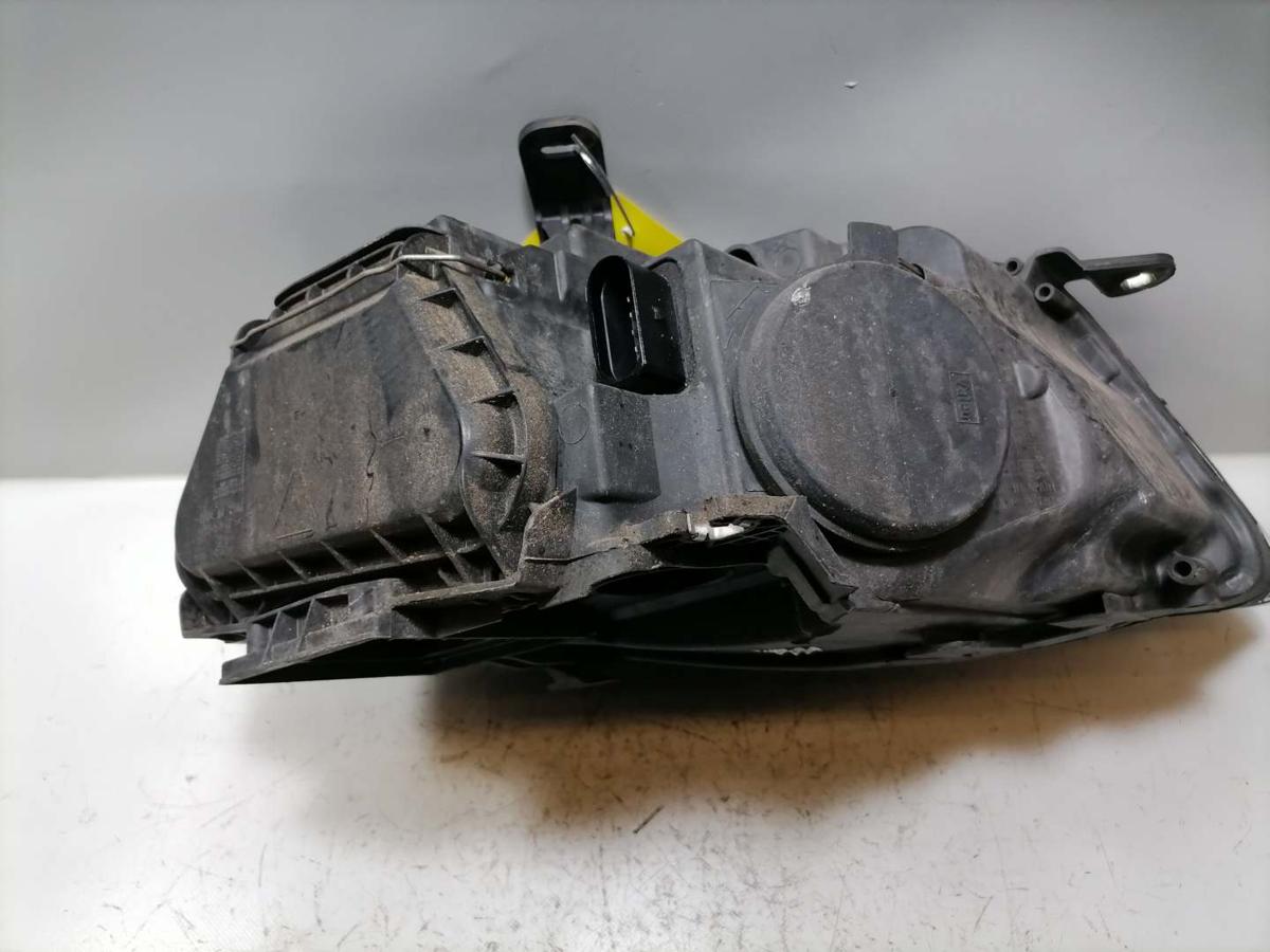 Audi A5 8T original Scheinwerfer vorn links Halogen Bj.2009